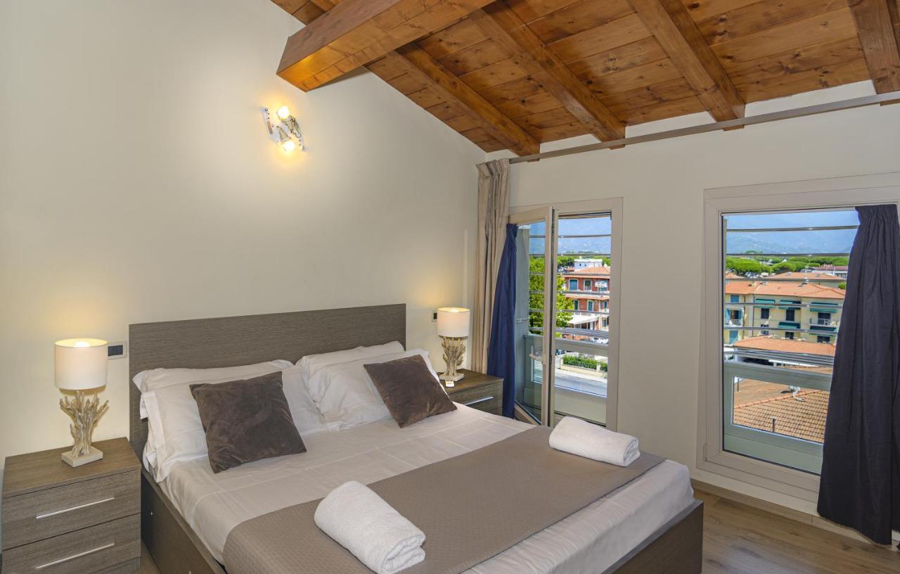 Attico panoramico fronte mare Lido di Camaiore Exterior foto
