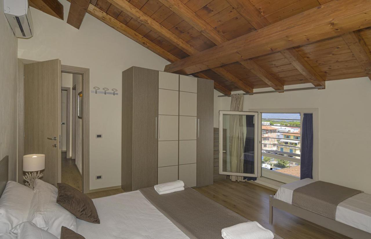 Attico panoramico fronte mare Lido di Camaiore Exterior foto